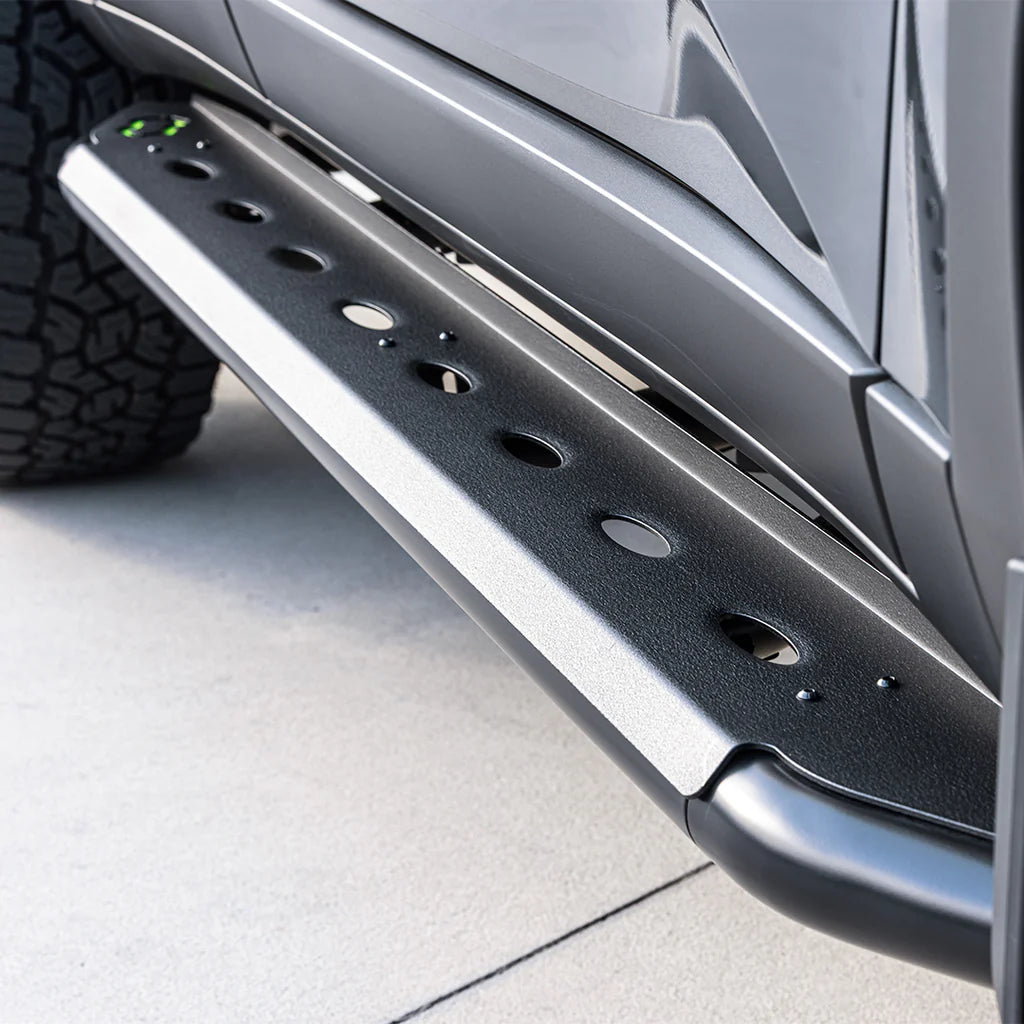 Ironman Steel Side Steps & Rails for Toyota Landcruiser 200 Series 2015+ non KDSS