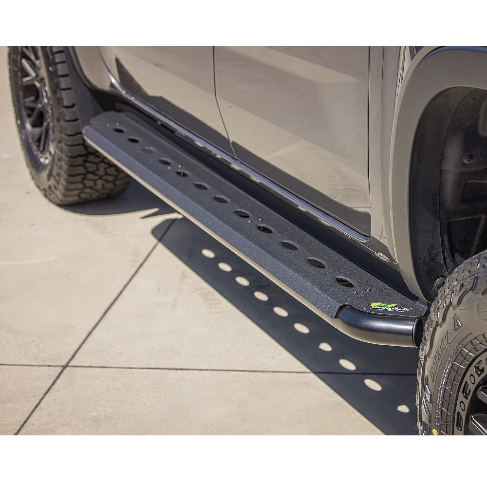 Ironman Steel Side Steps & Rails for Toyota Landcruiser 200 Series non KDSS only